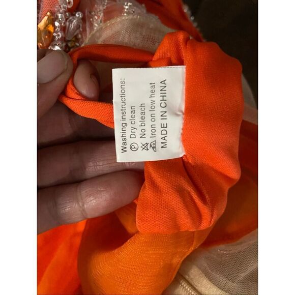 Sheer Overlay Sequins Bead Embellishments Illusion Neckline Dress 112x151CM - Picture 8 of 9